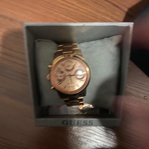 Guess watch - Picture 2 of 3